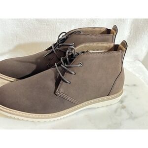 Hawker Rye Breck Colored Cognac Chukka Boots Textured Upper Men's size 10 NWNT